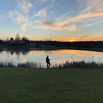 Oak Lodge